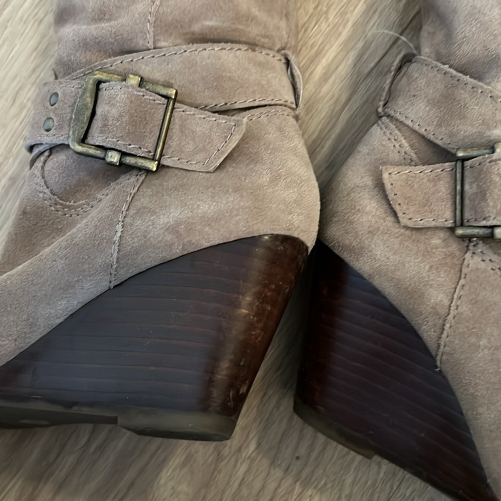 Gray boots - Picture 2 of 8